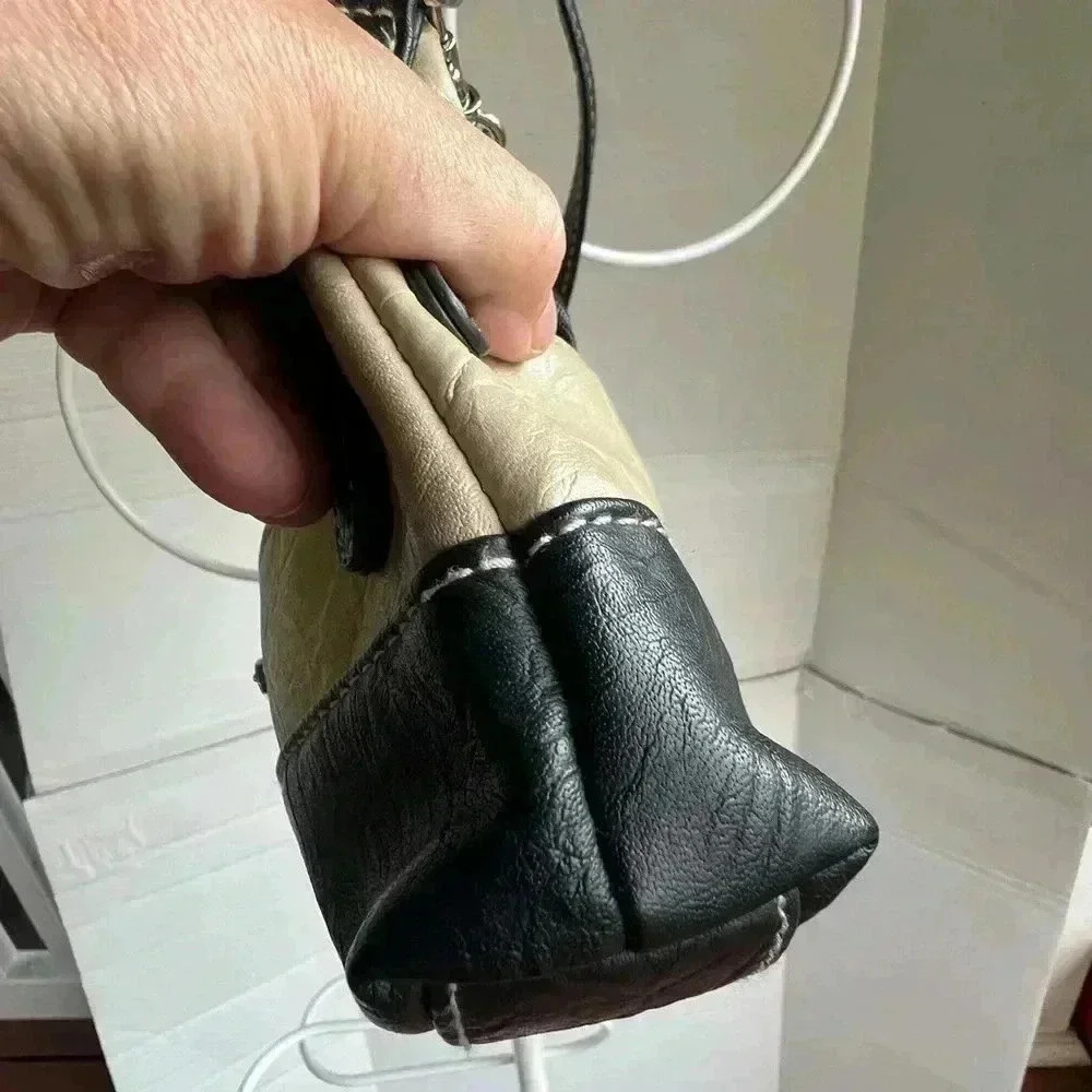 Stone and Company Leather Crossbody Bsg - Picture 9 of 10